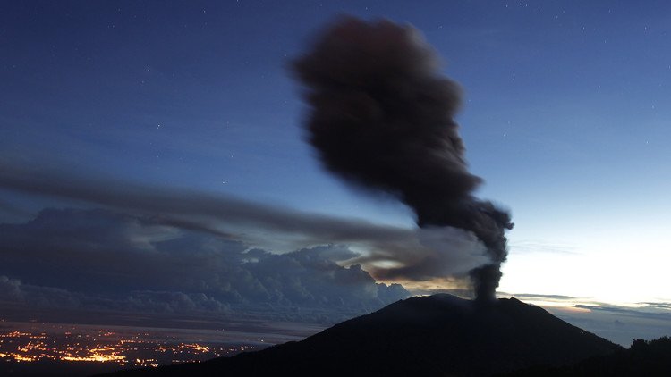 Video espectacular en infrarrojo del corazón del volcán en erupción de Costa Rica