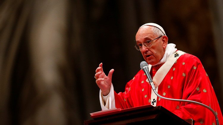El papa Francisco critica a Occidente por imponer su 'democracia' en Libia e Irak