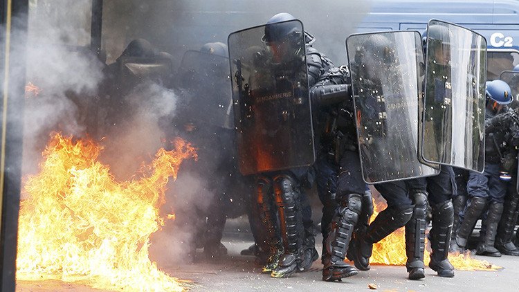 Video: Violentas protestas contra la reforma laboral en Francia