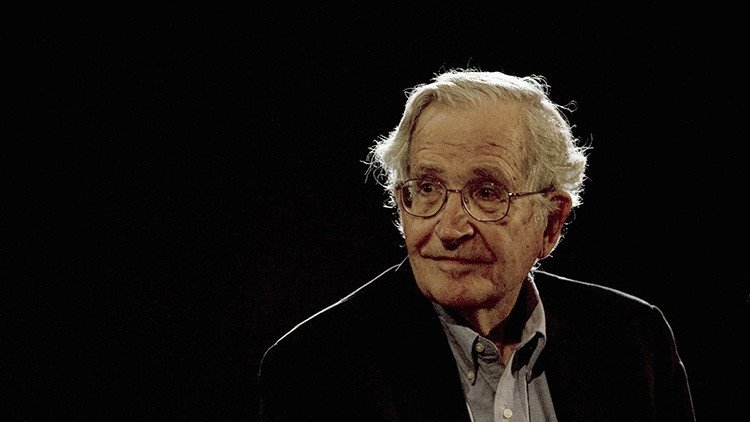 Chomsky: "Nunca existió nada tan peligroso para el mundo como el Partido Republicano actual"
