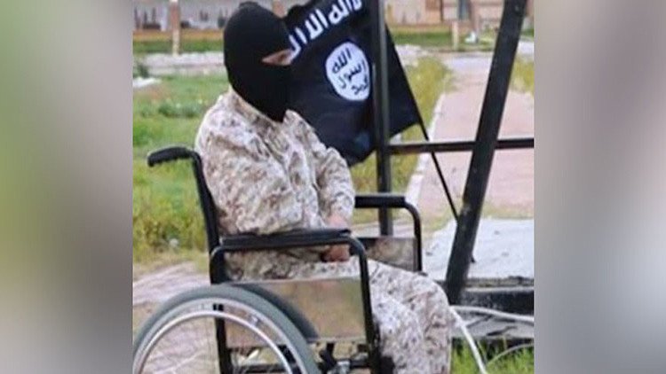Un verdugo del Estado Islámico en silla de ruedas siembra el pánico en una ciudad libia 'maldita'