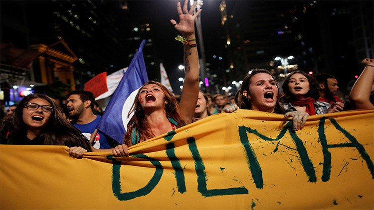 Analistas explican por qué el Gobierno interino de Brasil es "golpista"