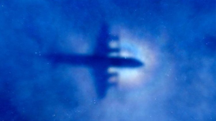 Controladores aéreos rusos evitan que dos vuelos comerciales choquen con un avión no identificado