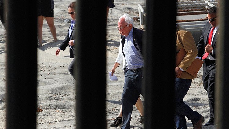 Bernie Sanders: "Millones de indocumentados merecen una vía para obtener la ciudadanía"