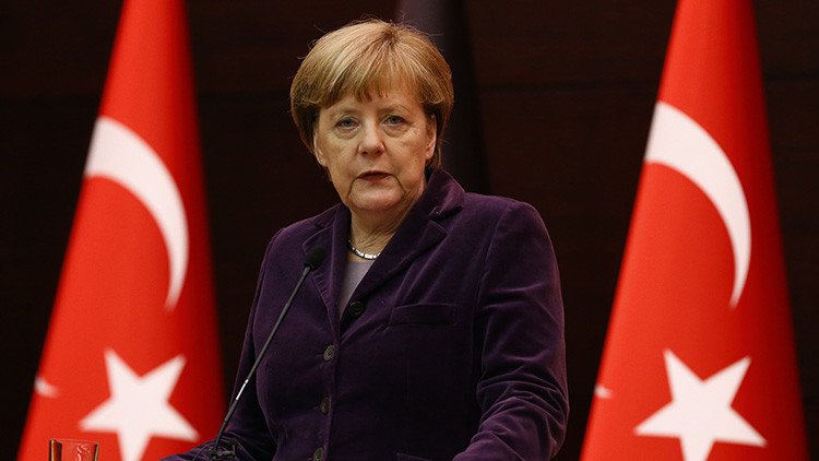 "Merkel permite a Erdogan exportar sus principios a Europa"