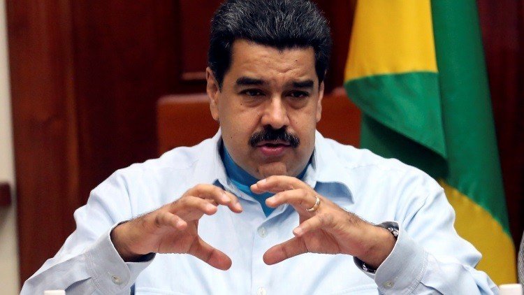 Maduro: "Oposición quiere entregar el país a oligarquías extranjeras"