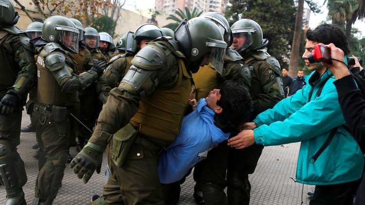 Video, fotos: Una nueva jornada de protestas en Chile desemboca en enfrentamientos con la Policía