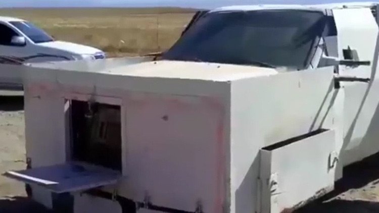 Incautan mortífero coche tipo 'Mad Max' del Estado Islámico antes de ser detonado (video)