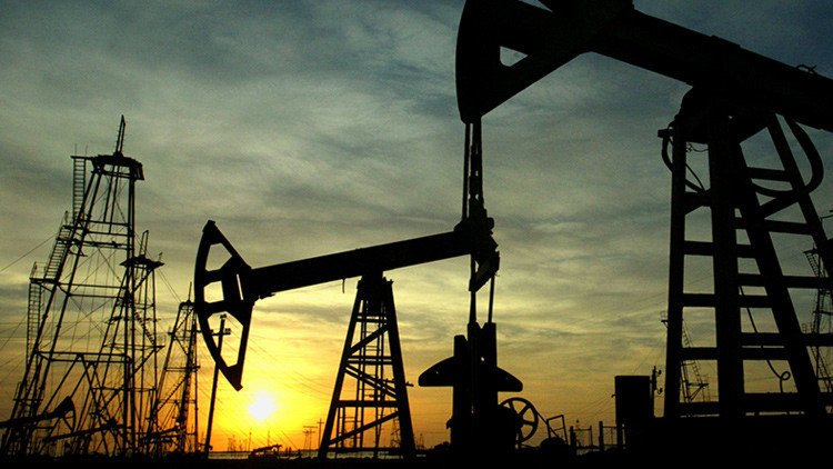 ¿Qué nos depara el aumento récord del precio del petróleo hasta 50 dólares por barril?