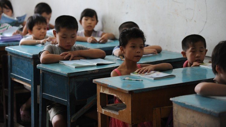 Educarse puede costar la vida: el aterrador camino a la escuela de unos niños chinos (Video)