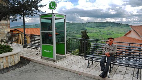 ¿El pueblo más 'conectado'?: Así entienden los abuelos los códigos de la Red (Video)