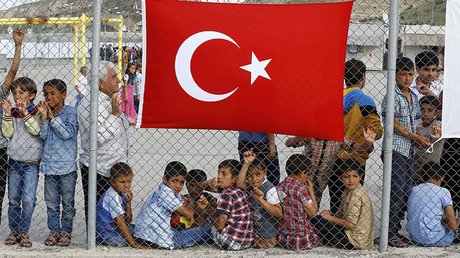 "Bajo el amparo de la UE": ¿Hay centros de deportación de refugiados con regímenes carcelarios?