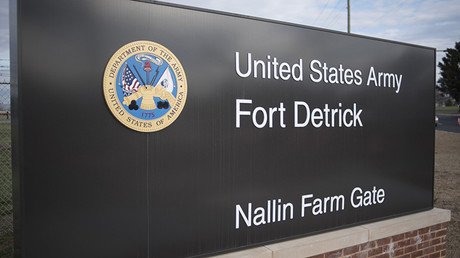 Las coordenadas 39°26'8.21"N  77°25'38.41"W son las del mayor centro de experimentación con humanos