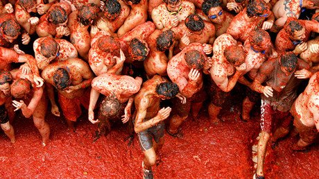 Escasez de tomates en Nigeria genera indignación por La Tomatina en España