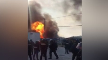 Feroces choques en la 'jungla' entre refugiados en Francia dejan decenas de heridos (videos, fotos)