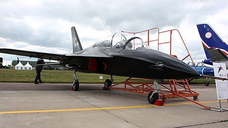 Video: La Fuerza Aérea rusa comienza las pruebas de un avión único con alas en flecha invertida