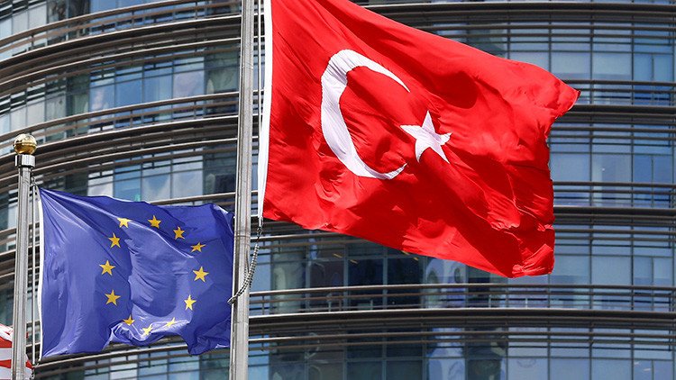 "Al reconocer el genocidio armenio, Alemania muestra a Turquía su incompatibilidad con la UE"