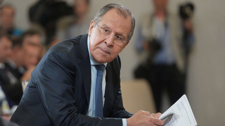 Lavrov: "EE.UU. presiona a Kiev para que cumpla con los acuerdos de Minsk"
