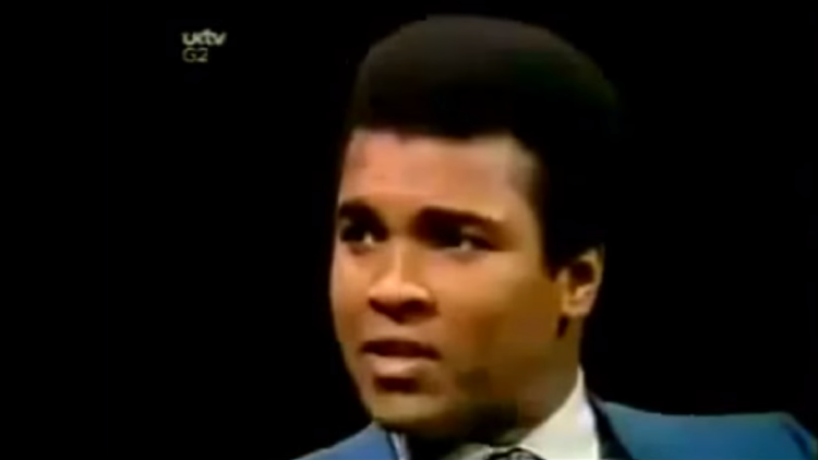 "¿Por qué Dios es blanco?": La mejor entrevista a Muhammad Ali