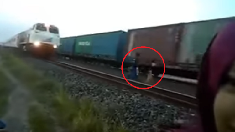 Se disponía a hacerse una 'selfie' y terminó grabando cómo un tren arrollaba a un niño 