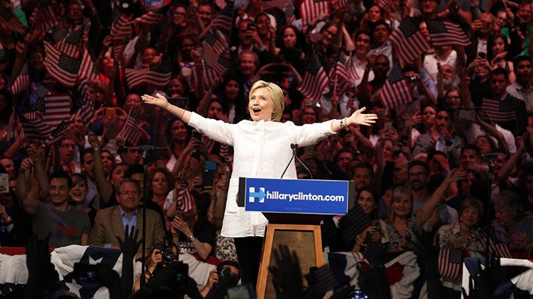 EE.UU. promete publicar los polémicos emails de Clinton en una fecha que no existe