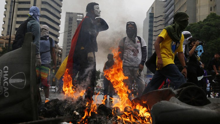 Venezuela: ¿Es legítimo el uso de la violencia política?