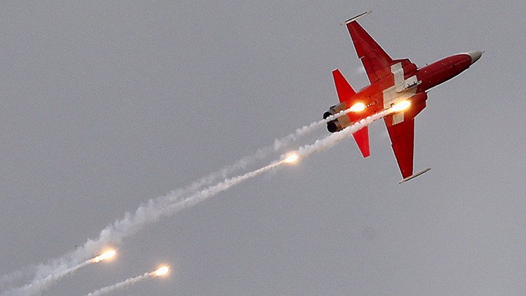Un avión de combate suizo se estrella cerca de una base aérea de los Países Bajos (video)