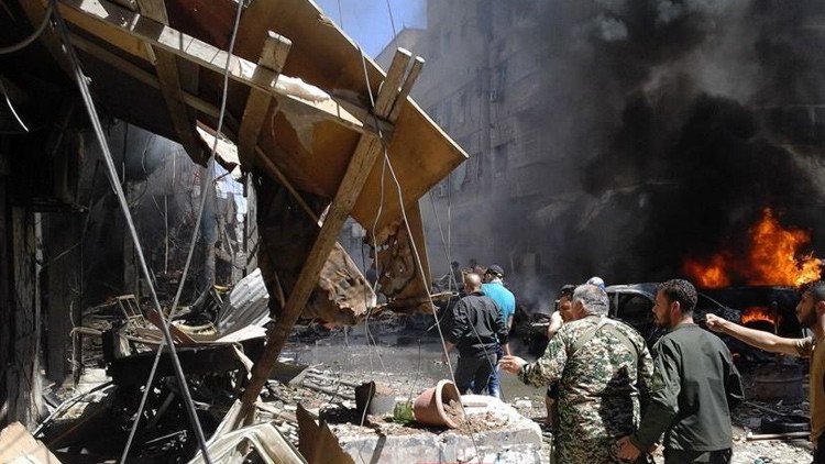 Dos bombas dejan una veintena de muertos en las afueras de Damasco (video)