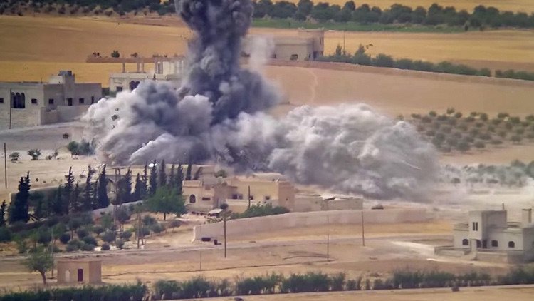VIDEO: Filman un ataque aéreo contra las posiciones del Estado Islámico