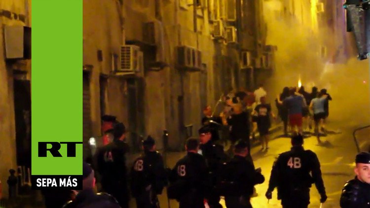 Aficionados ingleses y rusos protagonizan una pelea en Marsella