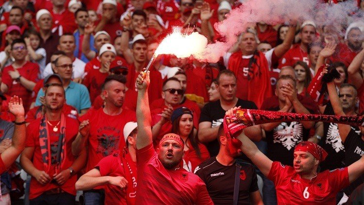 Grecia exige a la UEFA explicaciones por la "provocación" albanesa en la Eurocopa