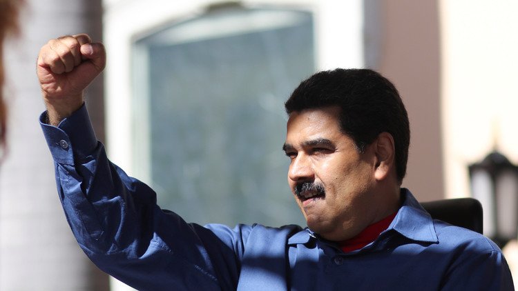 Maduro: "Si se cumplen los requisitos, el revocatorio será el próximo año y punto"