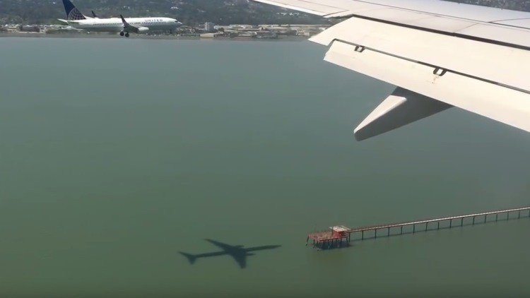 Dos aviones aterrizan a la vez en el aeropuerto de San Francisco