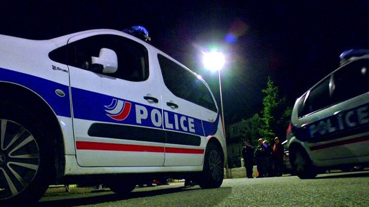 Francia califica de "ataque terrorista" el asesinato de un policía y de su esposa cerca de París