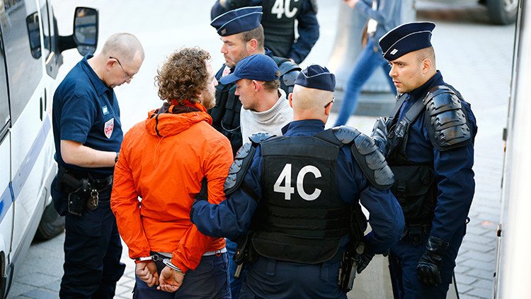 Eurocopa: Condenan a penas de hasta dos años de cárcel a tres hinchas rusos detenidos en Francia
