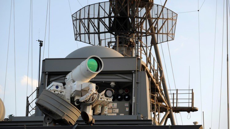 EE.UU. equipará sus buques con potentes láseres y microondas