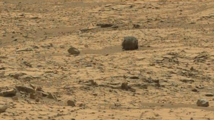 ¿Maquinaria marciana o solo piedras en la superficie de Marte? (video)