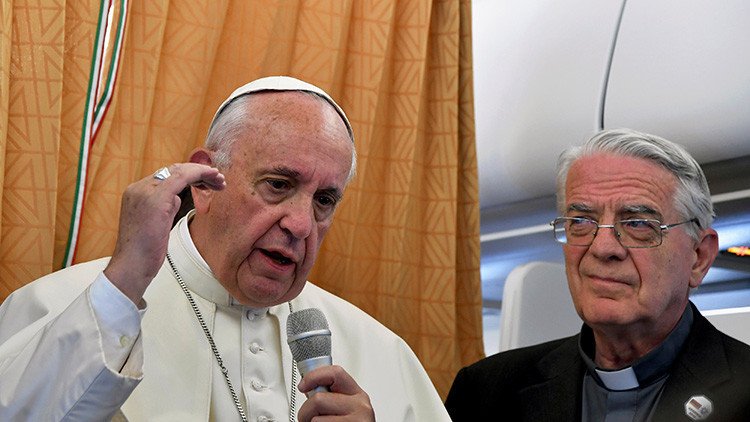 Papa Francisco: "La Iglesia debe pedir perdón a las personas gays"
