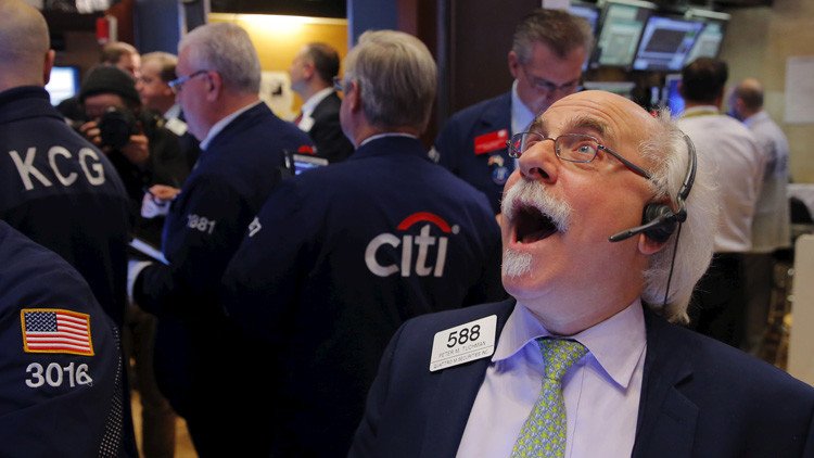 EE.UU.: Dow Jones se desploma 300 puntos siguiendo el descalabro del 'Brexit'