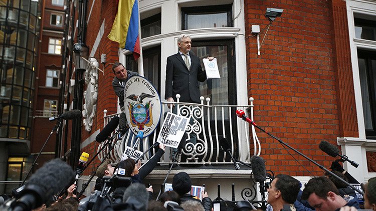 Ecuador: Reino Unido mantiene una posición de doble rasero sobre Assange