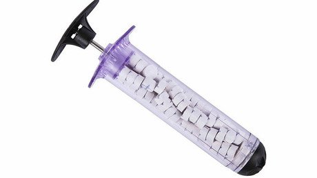 Una 'jeringa' que cierra heridas en segundos salva la vida de un soldado