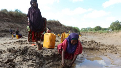 El 'tesoro' por el que millones de mujeres arriesgan su vida en África