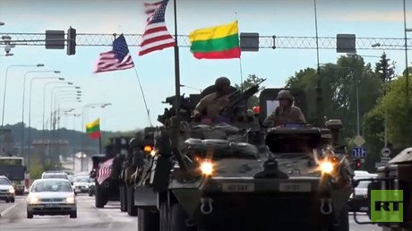 Video: Vehículos blindados de EE.UU. circulan en Lituania de cara a las masivas maniobras de la OTAN