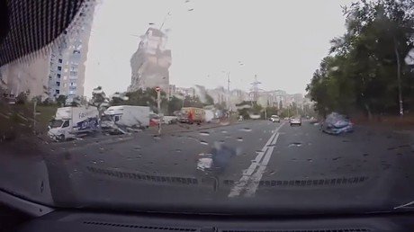 Por cosas así es por lo que hay que usar el cinturón de seguridad
