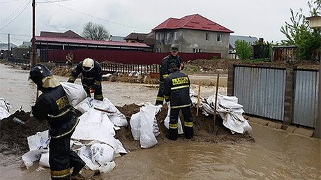 'Peligro número 6': Un lago mantiene en vilo a la ciudad más poblada de Kazajistán