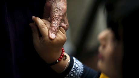 Un voluntario francés abusó sexualmente de 66 menores durante campañas humanitarias