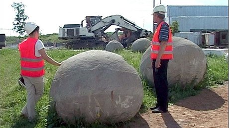 'Perlas del Jurásico': Descubren en Siberia sorprendentes piedras que cambian de color