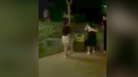 Transeúntes rescatan a una mujer que fue violada y encerrada desnuda en una maleta