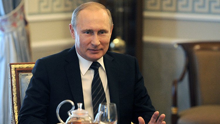 "Asociación de igualdad y respeto": Putin felicita a Obama por el Día de la Independencia de EE.UU.