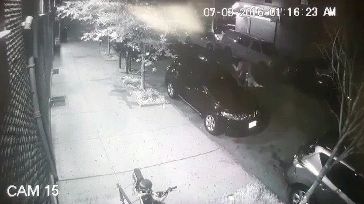 Video: Jóvenes musulmanes, golpeados brutalmente cerca de una mezquita en Brooklyn